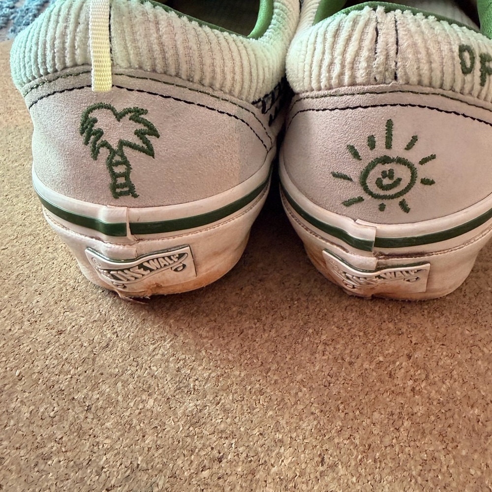 Vans limited edition shoes - Picture 4 of 7